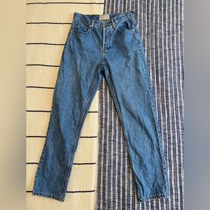 Everlane The 90s Cheeky Jean in Medium Blue